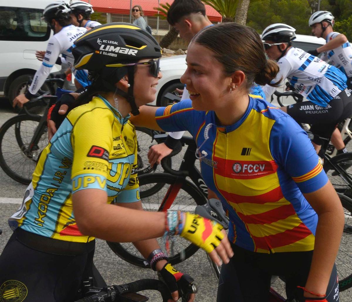 La joven ciclista de Xàbia Noa Alderete lució el maillot de campeona autonómica