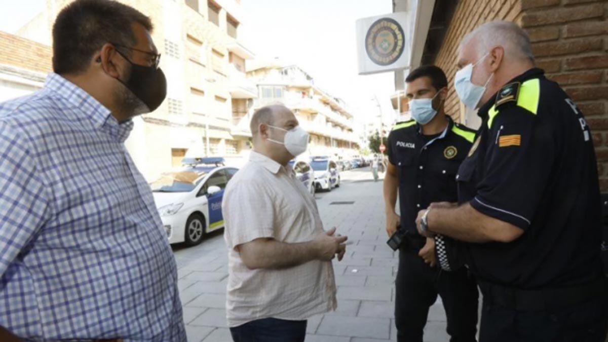 Reunión entre el alcalde de Viladecans, Carles Ruiz, y la policía local