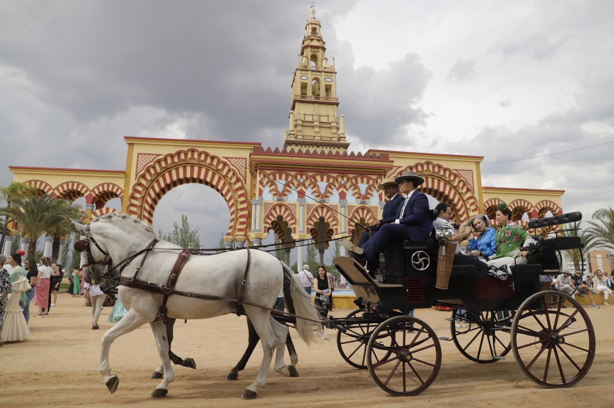 AJGonzález Córdoba Feria de Mayo de Nuestra Señora de la Salud en el Arenal Ambiente caballos carruajes