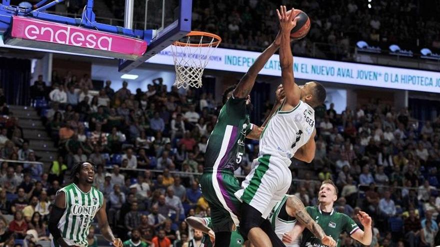 Imagen del último encuentro entre Unicaja y Coosur Real Betis en el Martín Carpena.