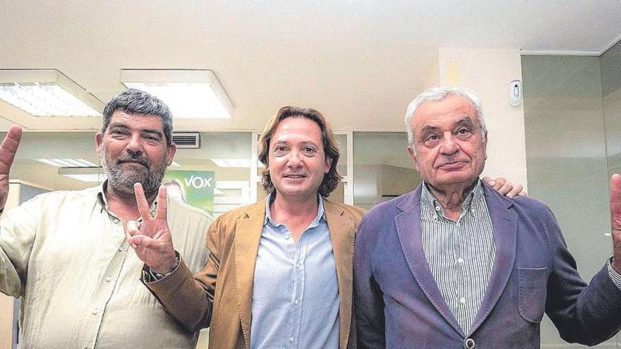Pedro Bestard, Jorge Campos y Fulgencio Coll, la noche de las elecciones autonómicas