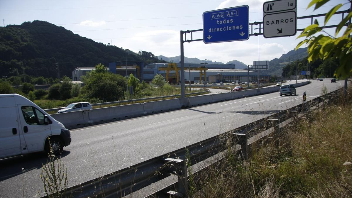 Indra pide a Asturias que declare proyecto estratégico la fábrica de blindados del municipio de Barros