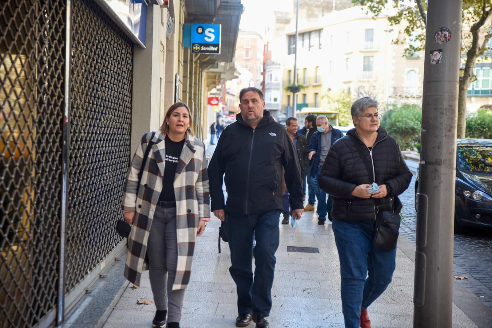 Junqueras visita Figueres per parlar amb botiguers i comerciants