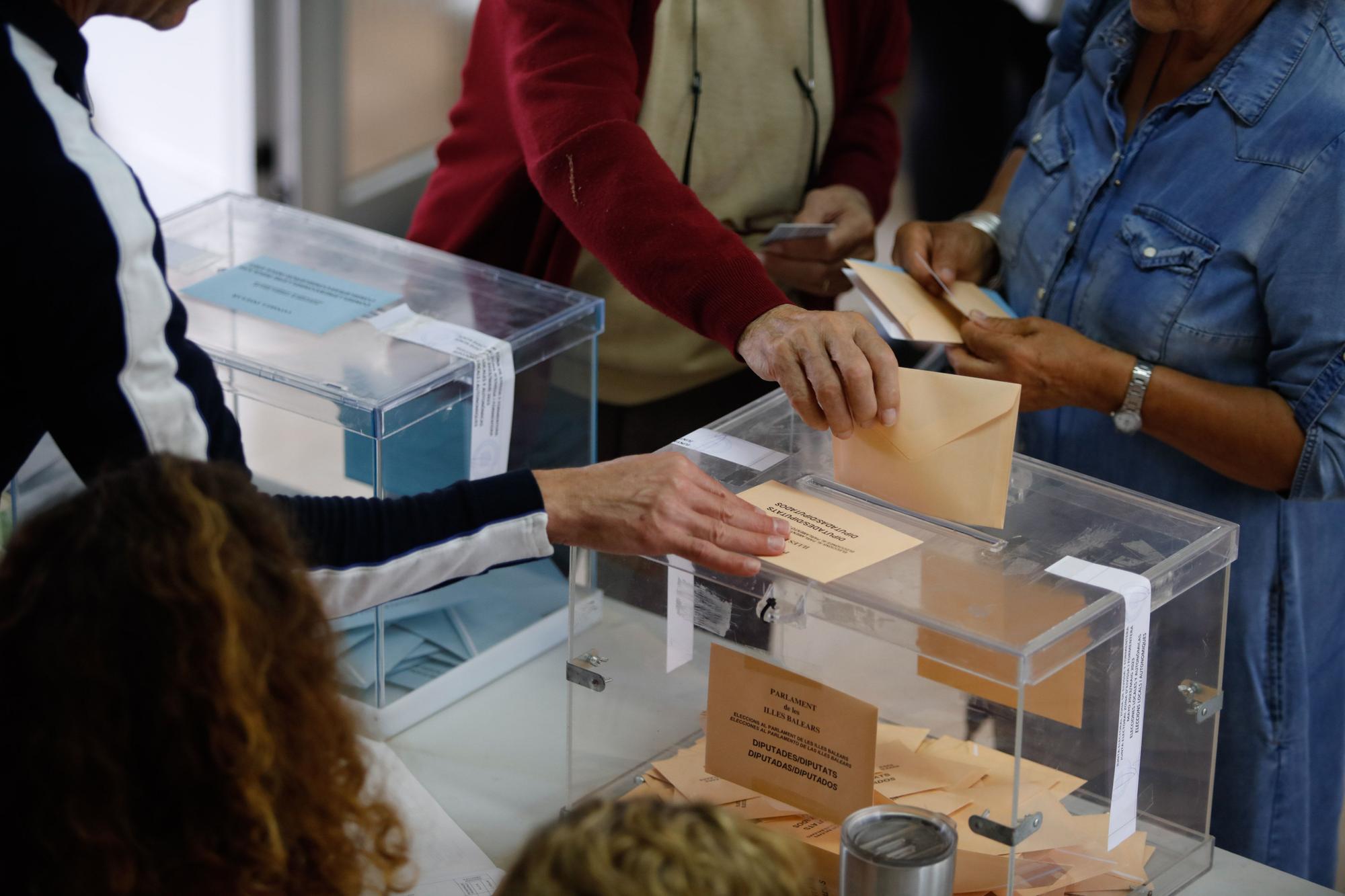 Todas las imágenes de la jornada de elecciones en Ibiza y Formentera