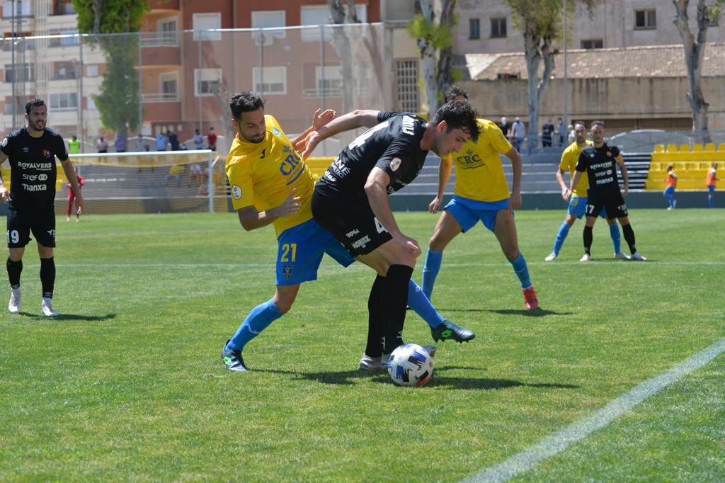 El Orihuela certifica su descenso tras perder frente al Olot (1-3)