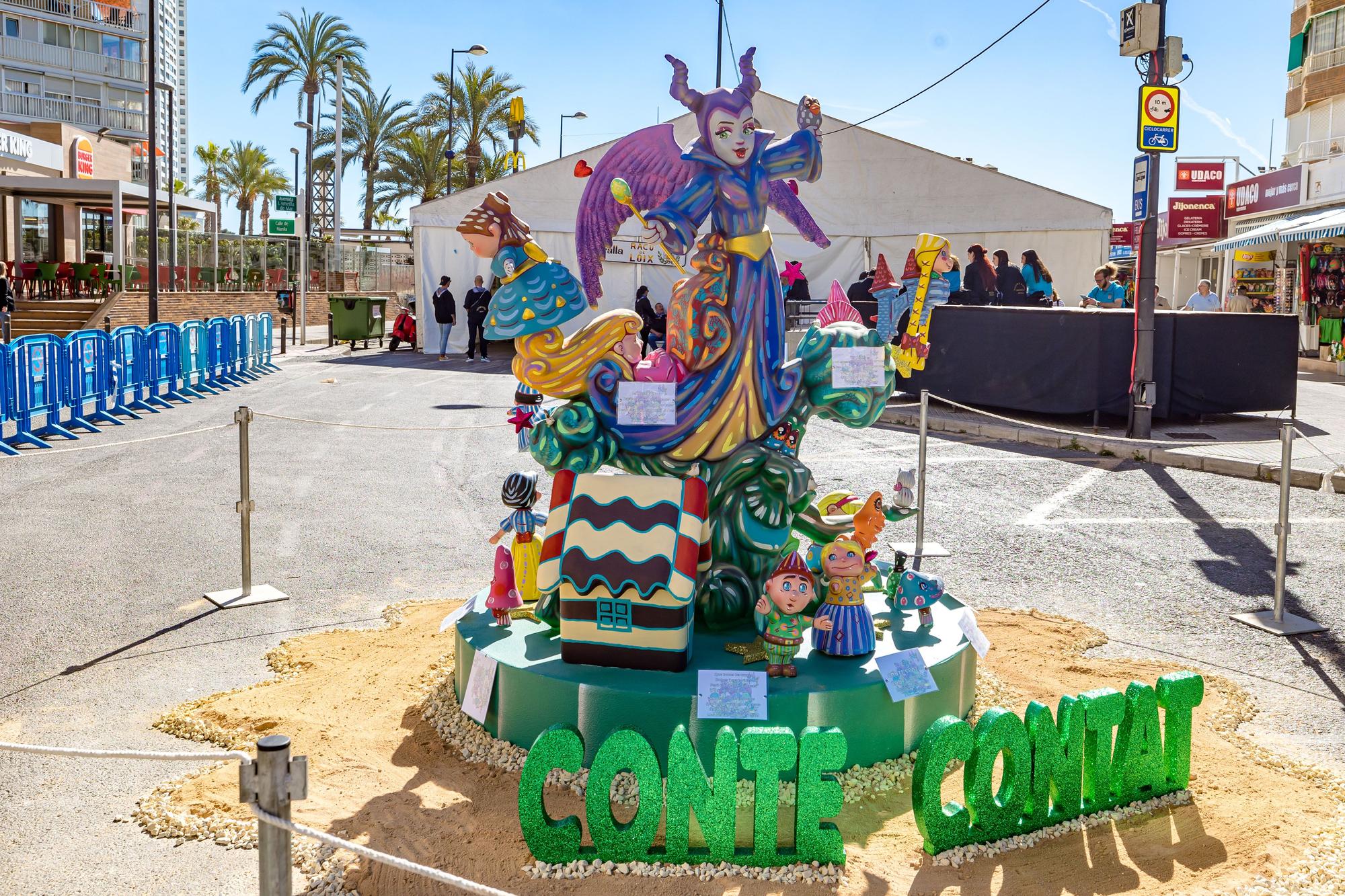 Benidorm alza sus monumentos de Fallas