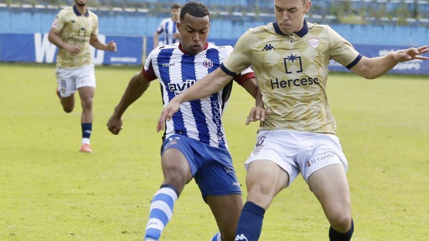 Uno de los mejores fichajes del pasado verano del Avilés cambia de equipo: "Ha sido un placer"