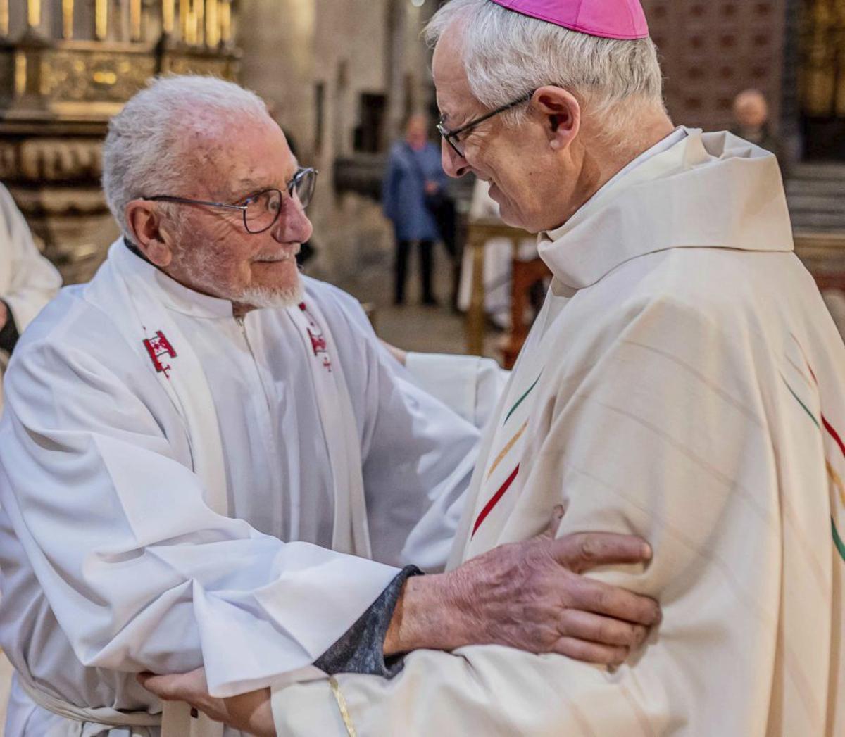 El sacerdote lalinense con Alfonso Carrasco. | Diócesis de Lugo