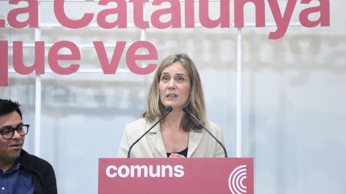 La candidata de Comuns - Sumar a presidenta de la Generalitat, Jéssica Albiach, en un acto de campaña en Girona.