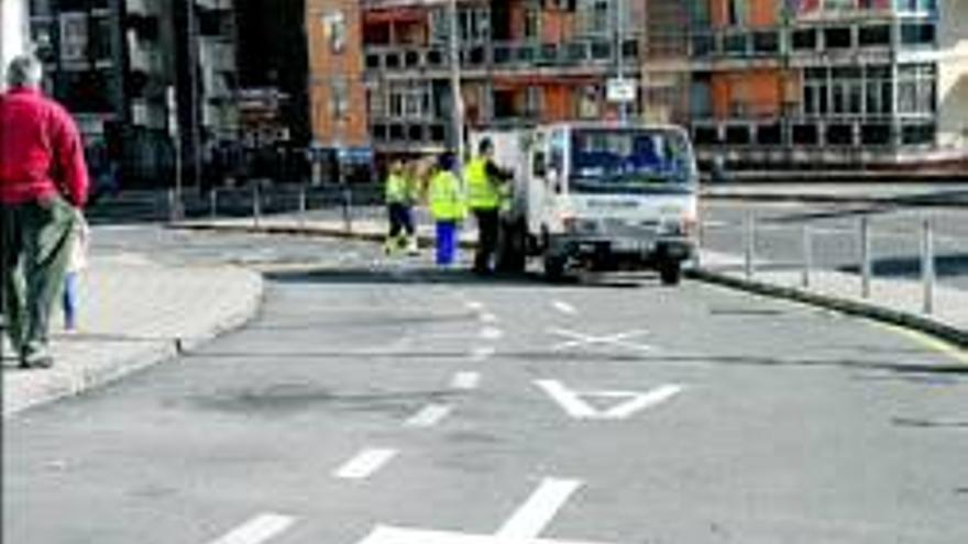 Acondicionan la parada de taxis de Talavera