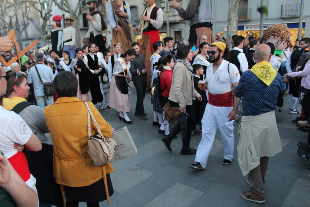 Populària omple Figueres d''ambient tradicional