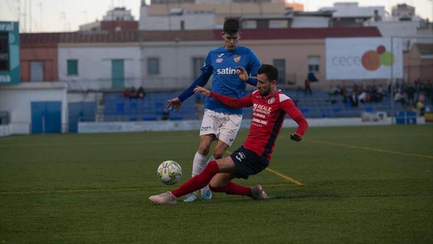 El invicto Benicarló sucumbe ante un Burriana que no frena