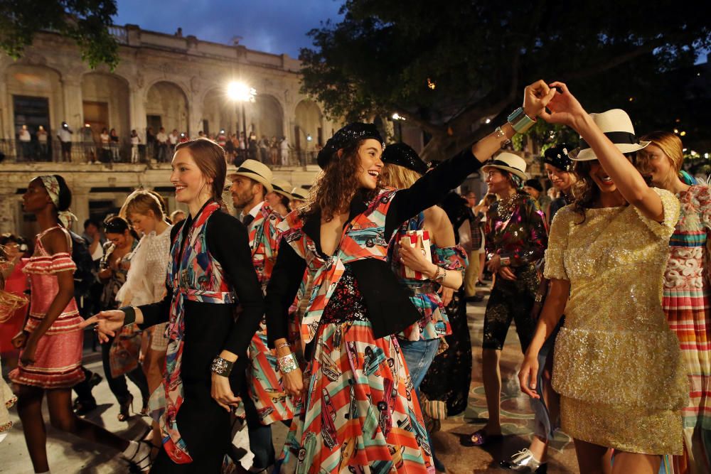 Las modelos que participaron en el primer desfile en la Habana