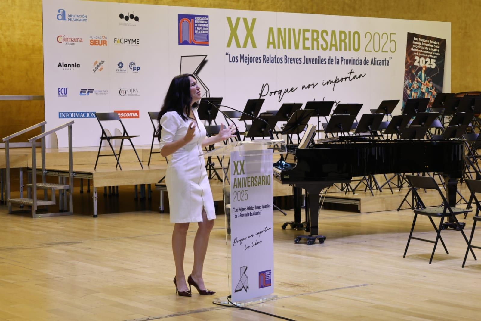 Entrega de premios en el ADDA del XX Concurso de los Mejores Relatos Breves Juveniles de la Provincia de Alicante