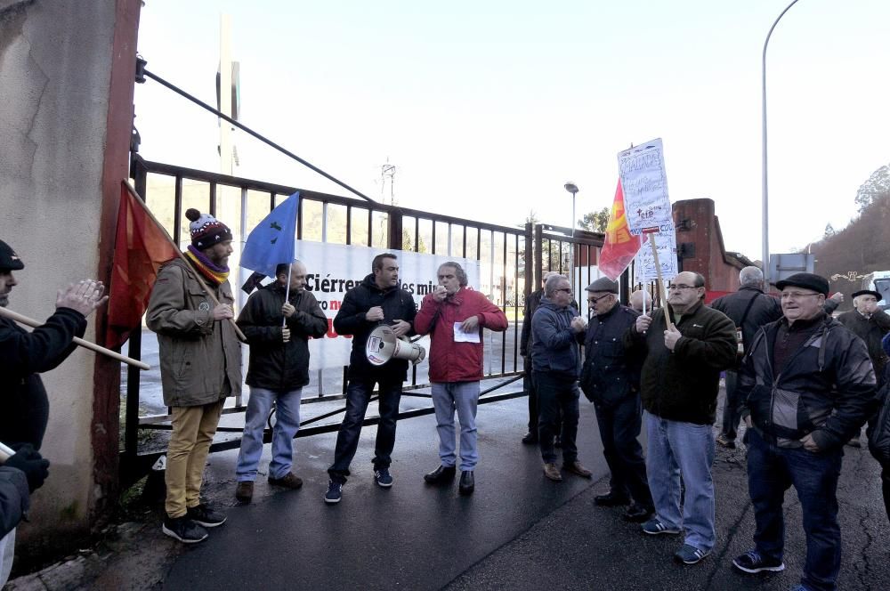 Protesta por el cierre del Pozo María Luisa
