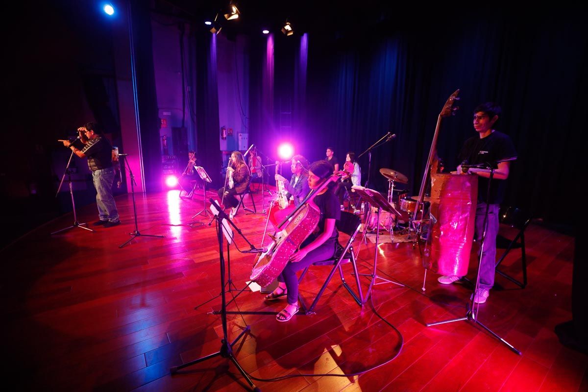 Concierto en Ibiza de una orquesta de instrumentos reciclados de Paraguay