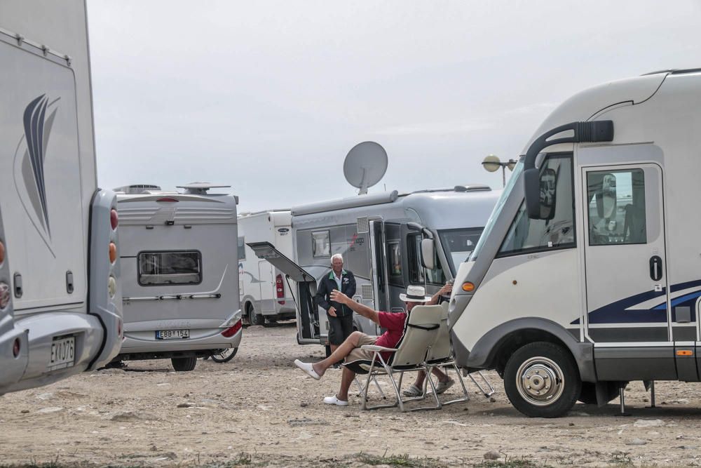 Costas urge a Torrevieja a evitar las acampadas de caravanas