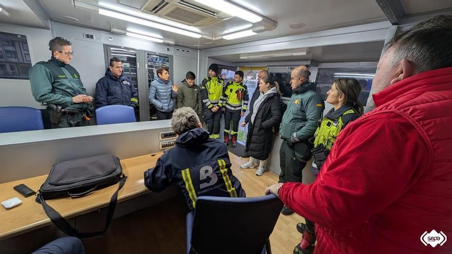 VÍDEO: Buscan a una joven en San Juan de la Arena tras ser vista por última vez en el espigón y escucharla gritar
