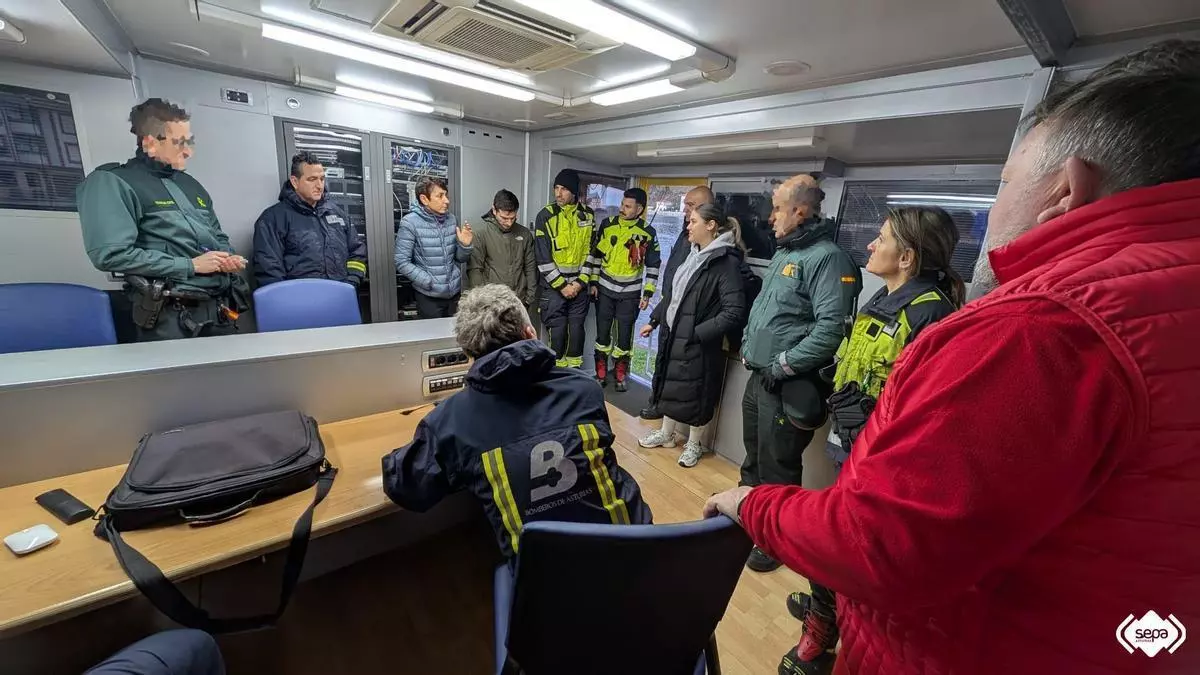 VÍDEO: Buscan a una joven en San Juan de la Arena tras ser vista por última vez en el espigón y escucharla gritar