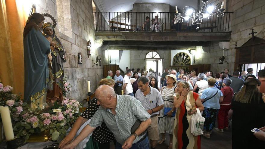 Escuadro cumple con Santa Isabel