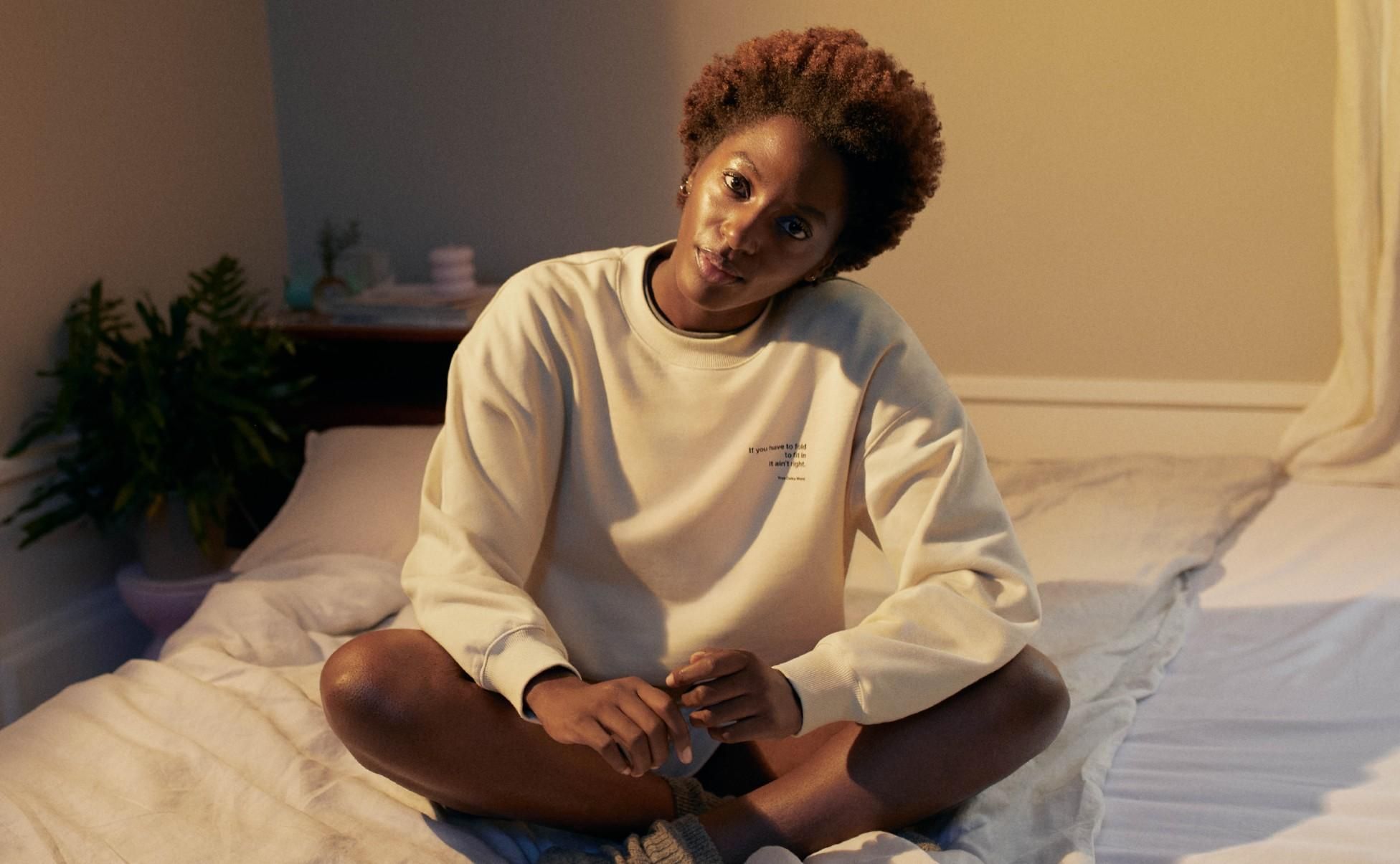 Yrsa Daley-Ward, responsable de la colección de ropa cómoda de H&M