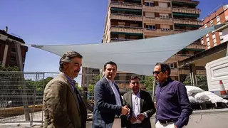 El Ayuntamiento empieza la instalación de toldos en 34 colegios públicos de Córdoba con la previsión de concluir en junio