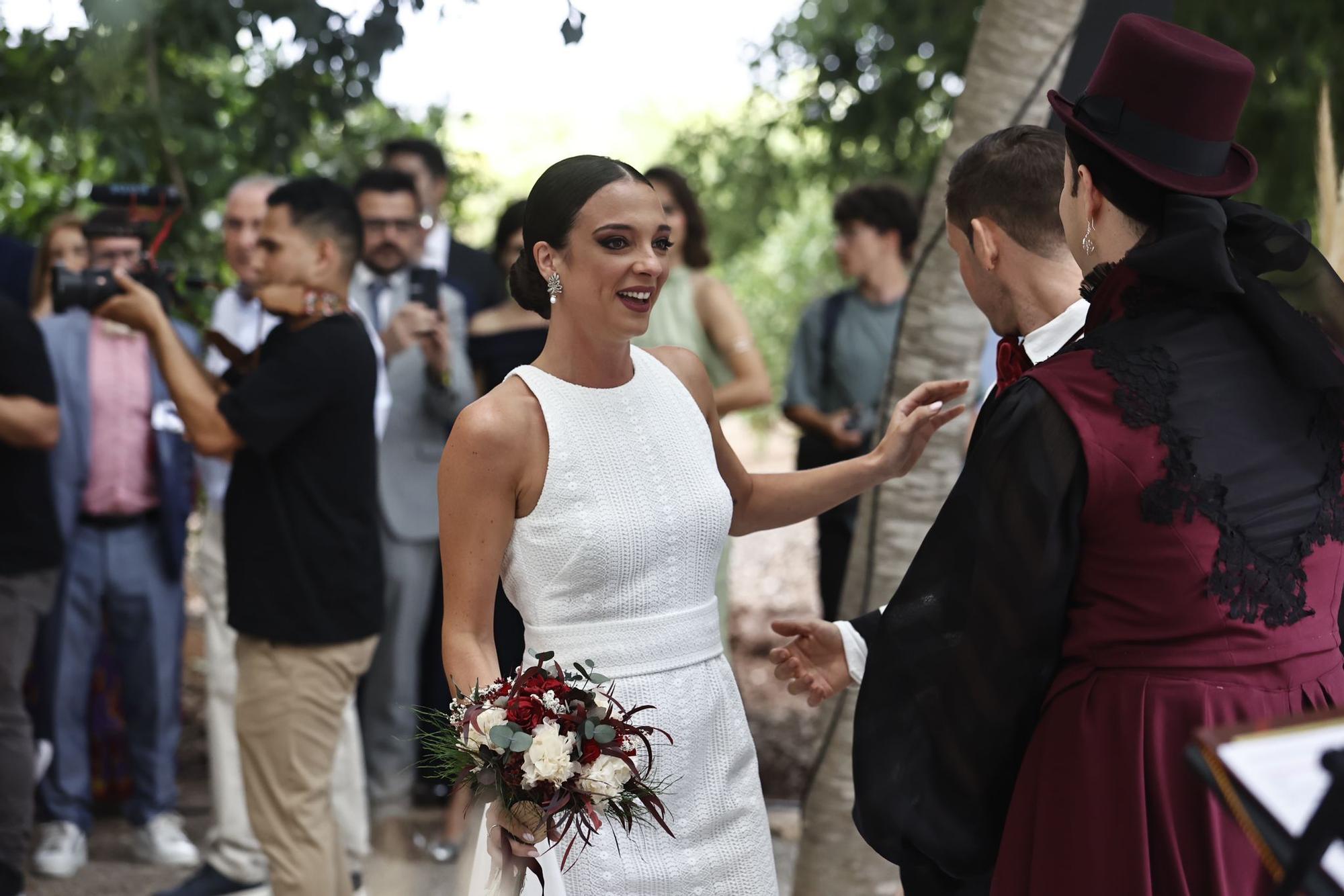 Boda de Nuria Llopis: la llegada de los novios y la ceremonia