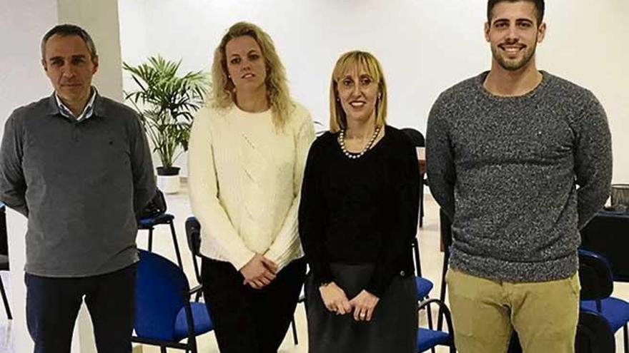 La formación conservadora inauguró sede en la calle Costa i Llobera.