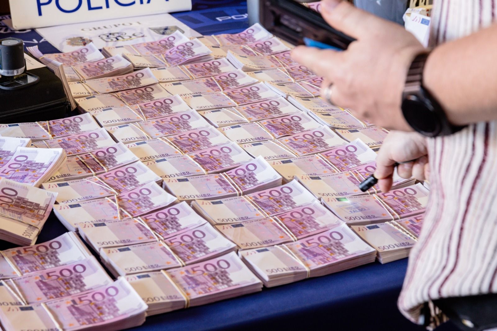 Desmantelado en València y Alicante el mayor laboratorio de falsificación de billetes de 500 euros