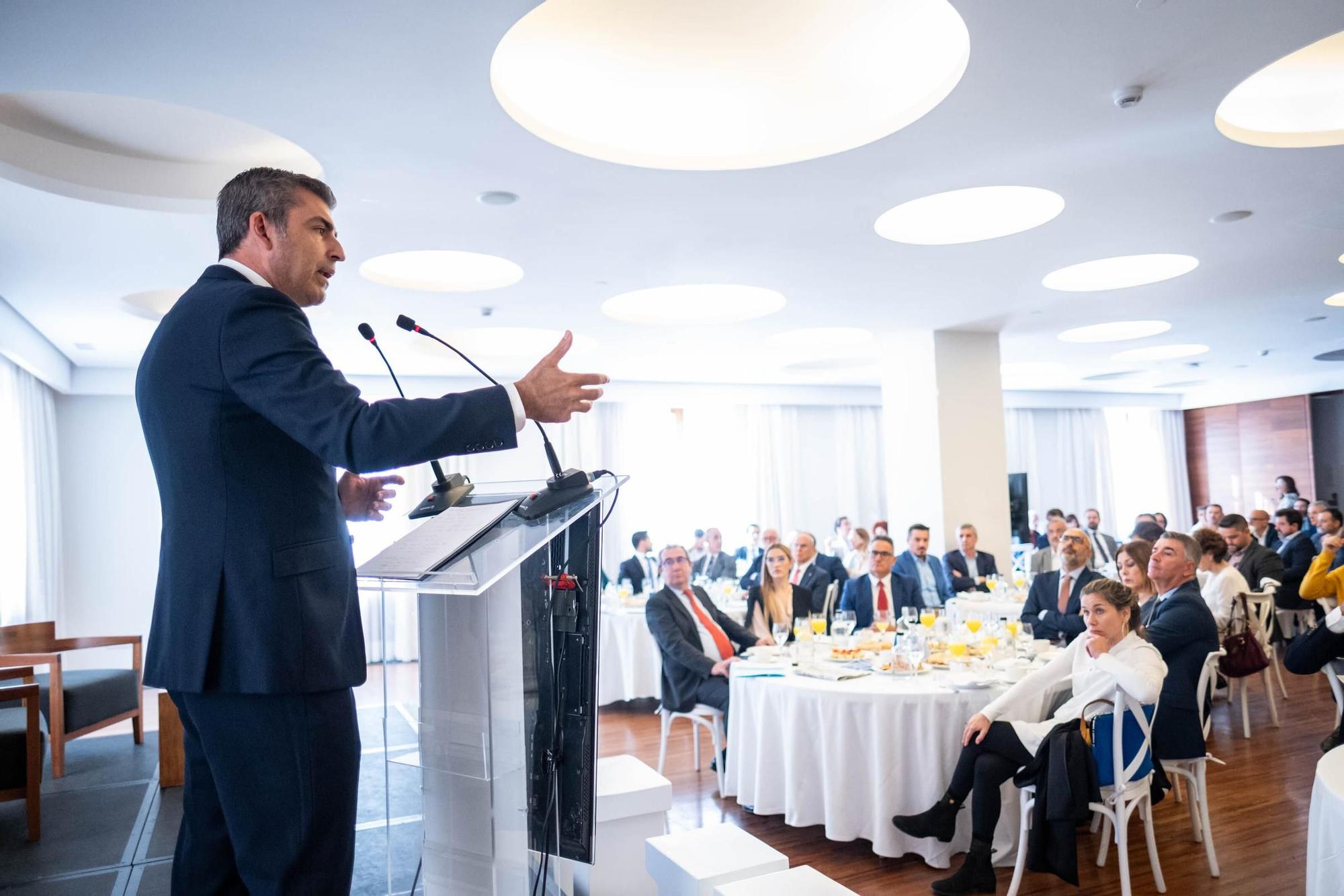 Foro con Manuel Domínguez