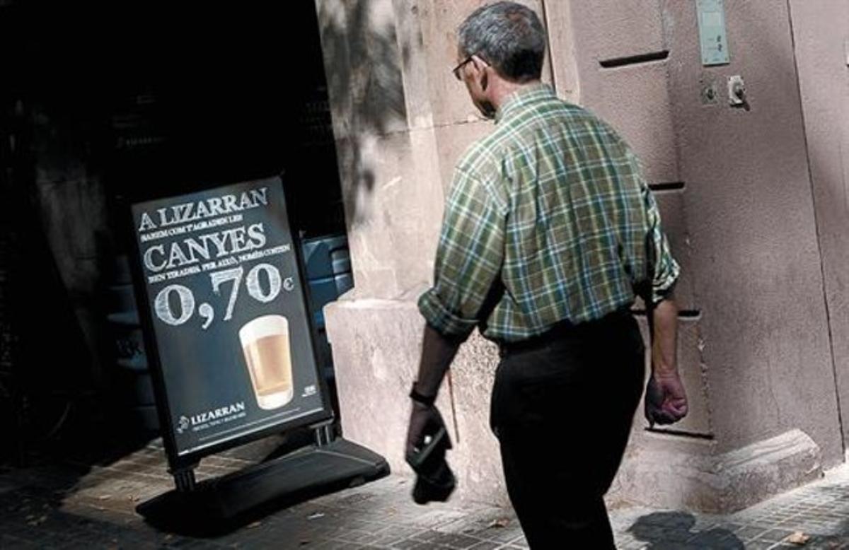 Preu anticrisi 8 Un restaurant de l’Eixample, que ofereix les canyes a tan sols 70 cèntims, ahir. Preu anticrisi 8 Un restaurant de l’Eixample, que ofereix les canyes a tan sols 70 cèntims, ahir.