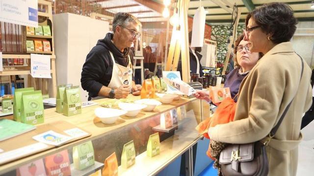 La muestra ofrece mútiples 
productos artesanos.  | // BERNABÉ/LUCÍA ABELEDO