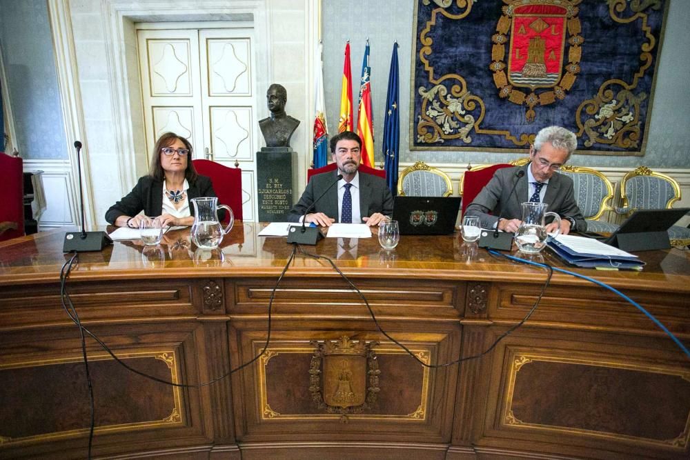 Primer pleno en Alicante con Luis Barcala como alcalde