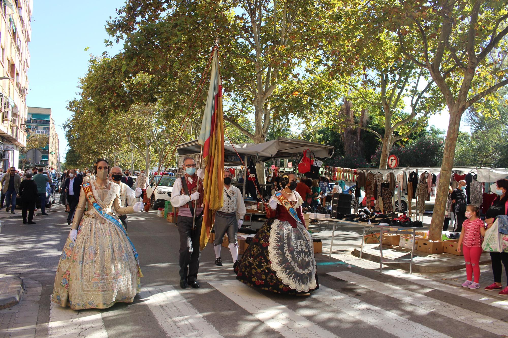 Carmen, Nerea y las cortes acompañan a las fallas de Quart y Xirivella en la procesión de la Senyera