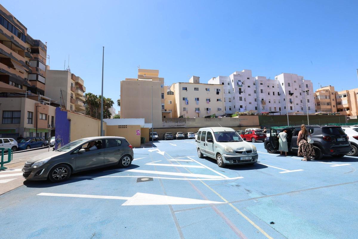 Imágenes del aparcamiento provisional por el cierre del 'parking' del Mercat Nou Imágenes del aparcamiento provisional por el cierre del 'parking' del Mercat Nou