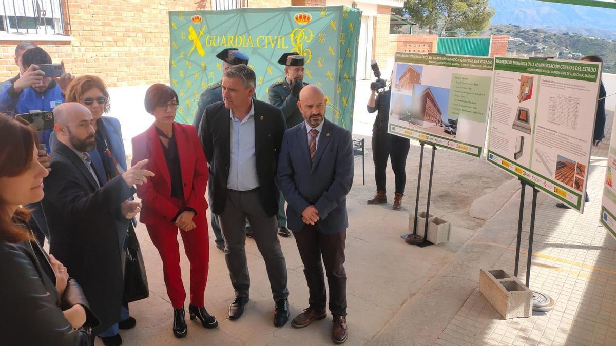 La directora general de la Guardia Civil, María Gámez, presenta el proyecto de mejoras del acuartelamiento de Almáchar (Málaga).