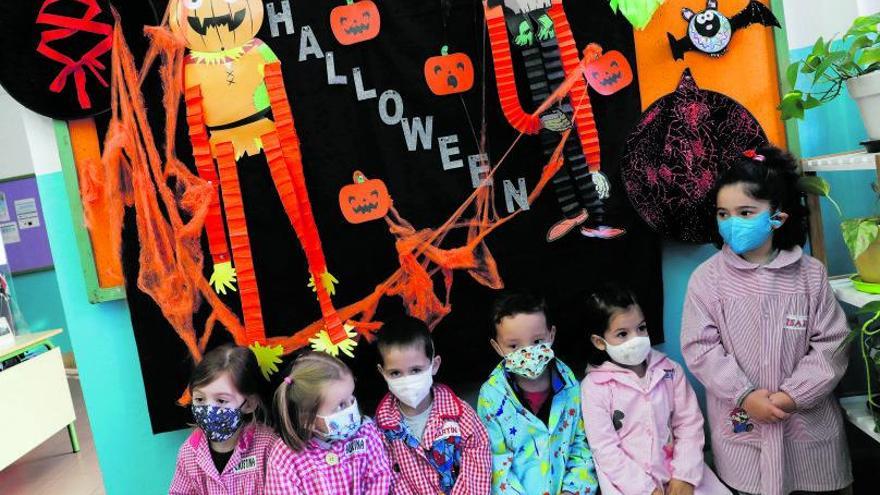 La escuelina del Quirinal, decorada con motivos de Halloween.