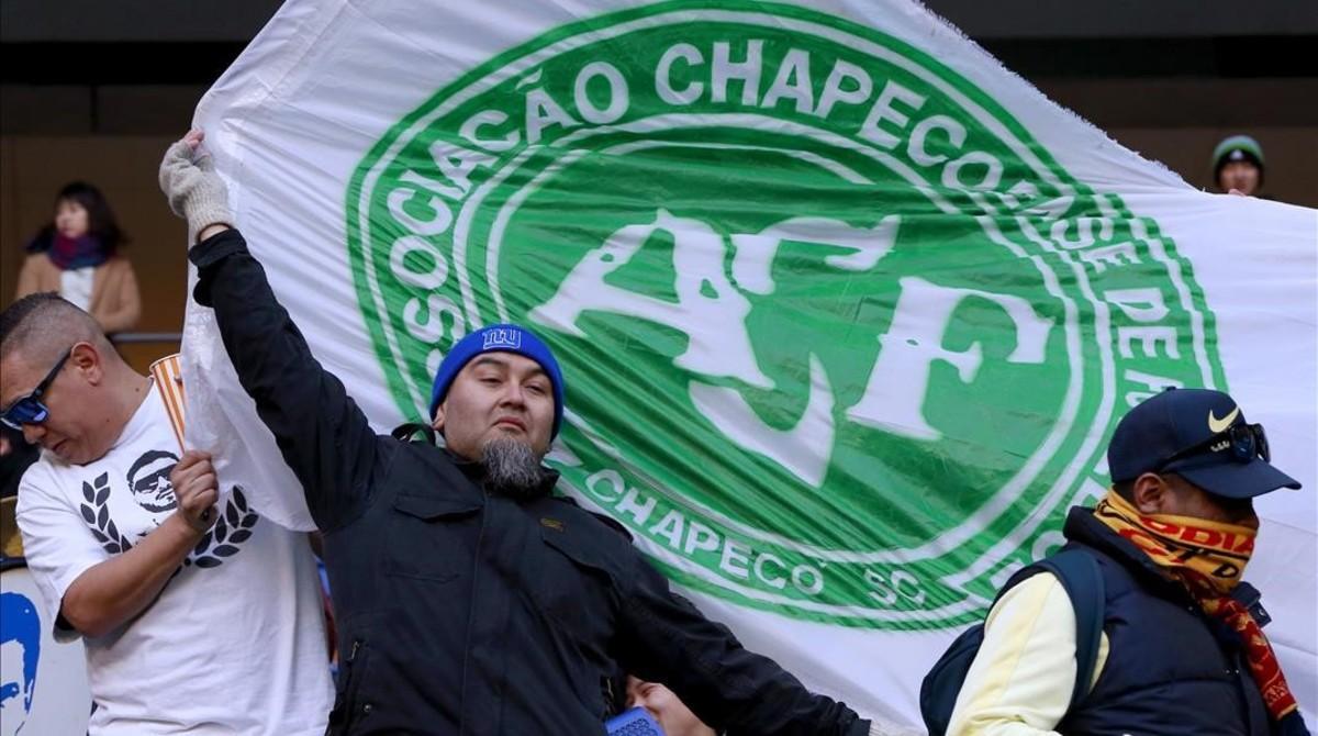 aguasch36586559 supporters of club america unfurl a flag of chapecoense befo161211182514