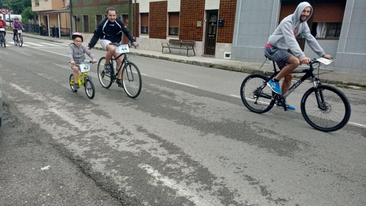 Pedaladas en Aller por una vida saludable | C. N.