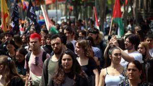 Cortan la Gran Via de Barcelona contra el genocidio en Palestina unos 500 estudiantes