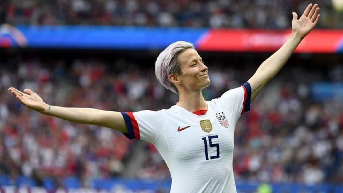 Megan Rapinoe durante un partido con la selección