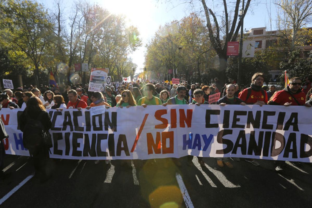 Manifestació contra la privatització de la gestió hospitalària a Madrid.