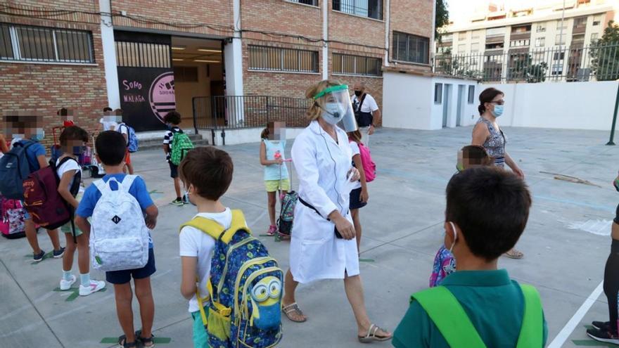 La Junta anuncia un &quot;cambio sustancial&quot; en el protocolo covid de cara a la vuelta al colegio