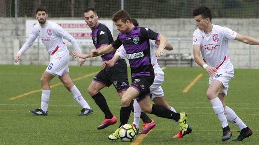 Un lance del partido de ayer en el Monte da Aira. // J. Regal