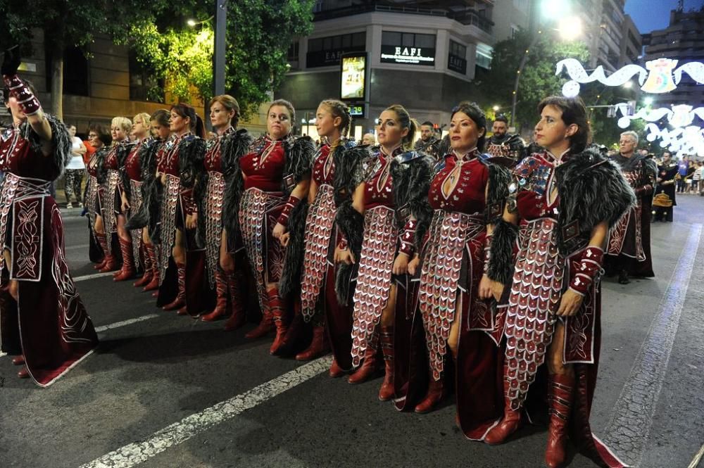 Desfile de Moros y Cristianos - Murcia se conviert