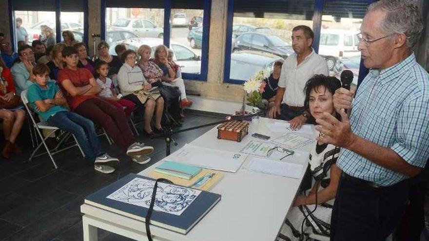 Ángel Carracedo y Loli Beloso, durante el acto. // R. Vázquez