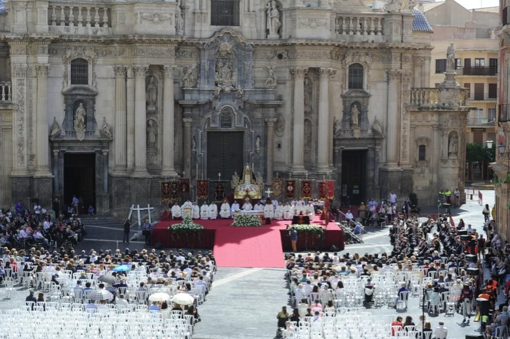 Coronación de la Virgen de la Soledad en la plaza Belluga