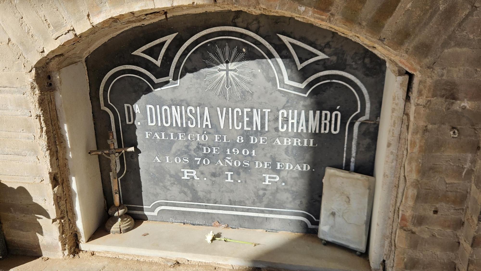 Nombres insólitos en el Cementerio General de València