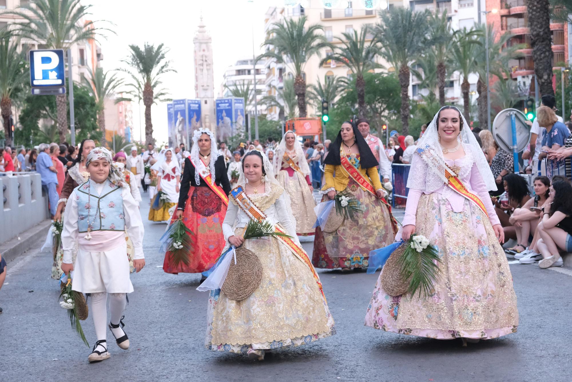 Emotiva ofrenda floral a la Patrona