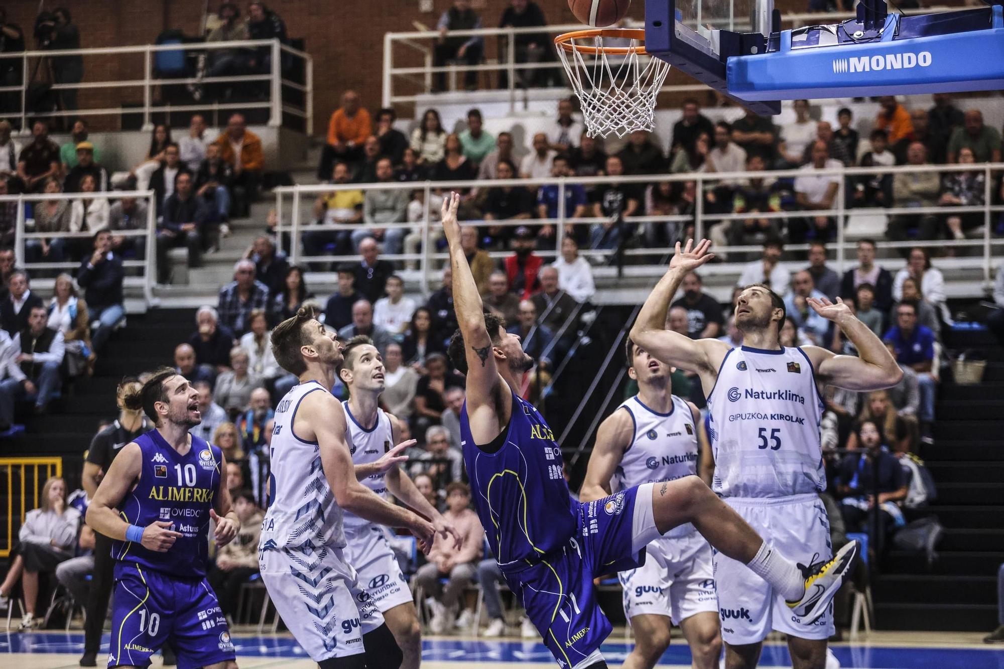 El Alimerka Oviedo pierde (81-86) ante el Gipzukoa su primer partido de la temporada en la LEB Oro